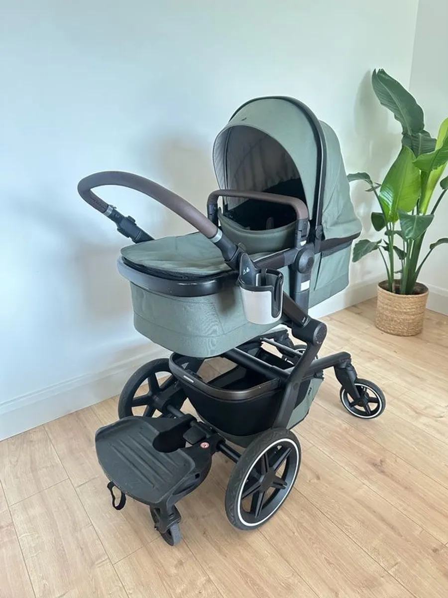 Joolz 3-in-1 Travel System - Sage Green(Limited edition) - Image 1