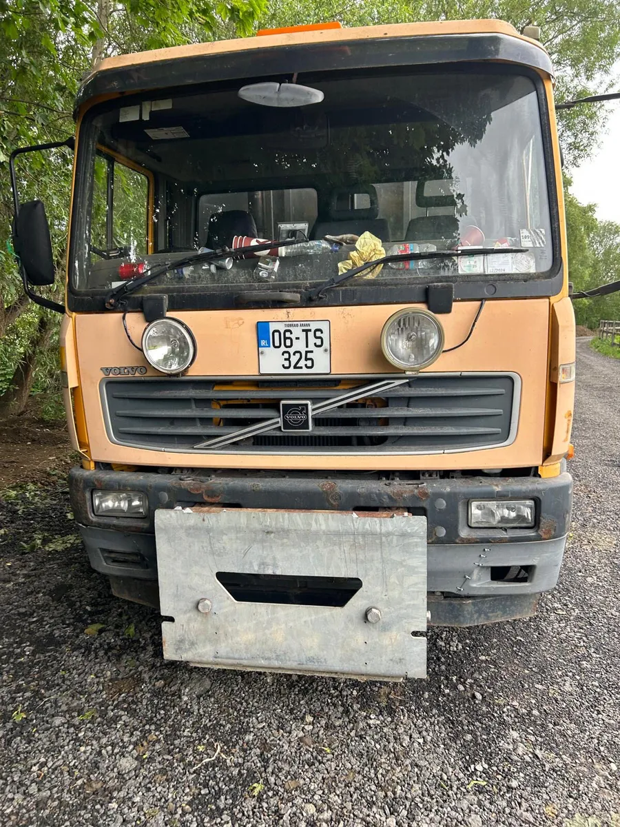 Volvo Fl220 2006 Tipper - Image 4