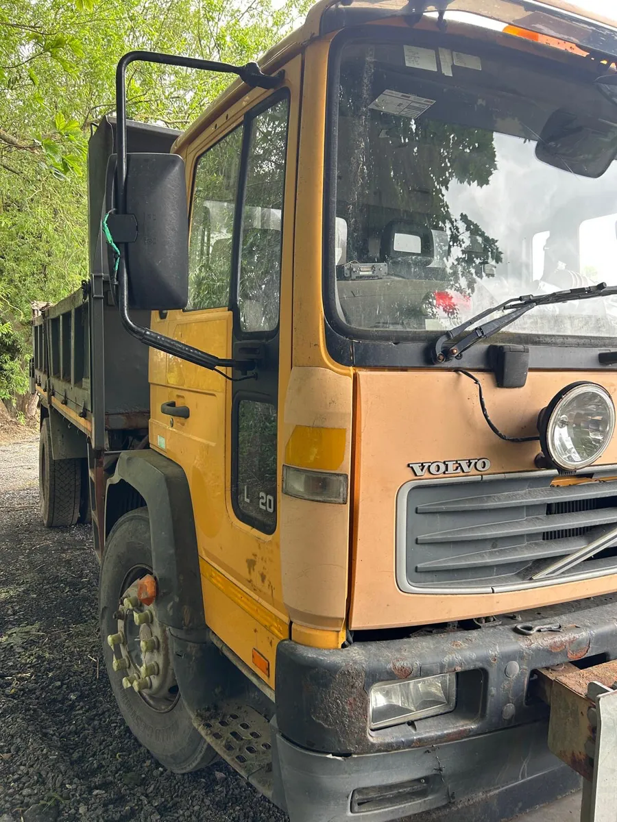 Volvo Fl220 2006 Tipper - Image 3