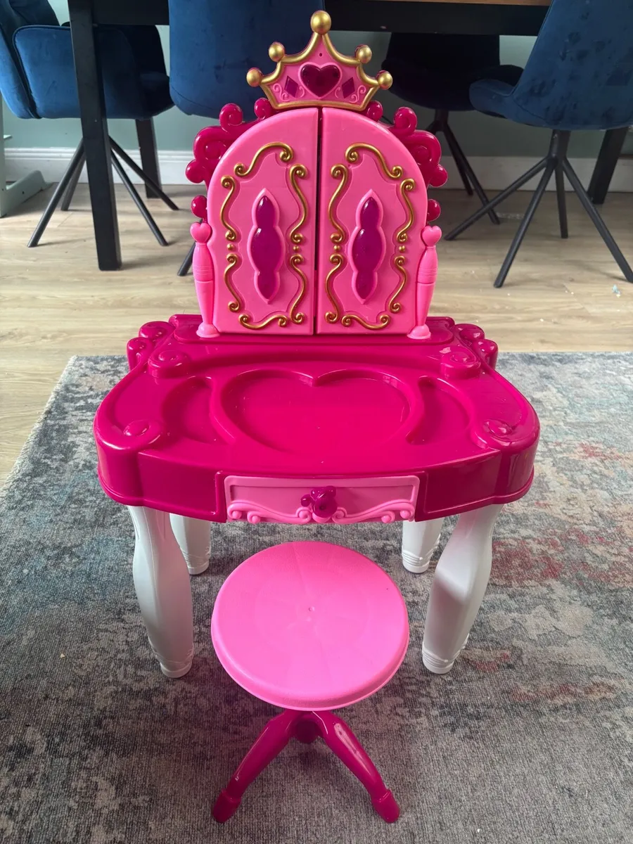Girls Toy Dressing Table - Image 1
