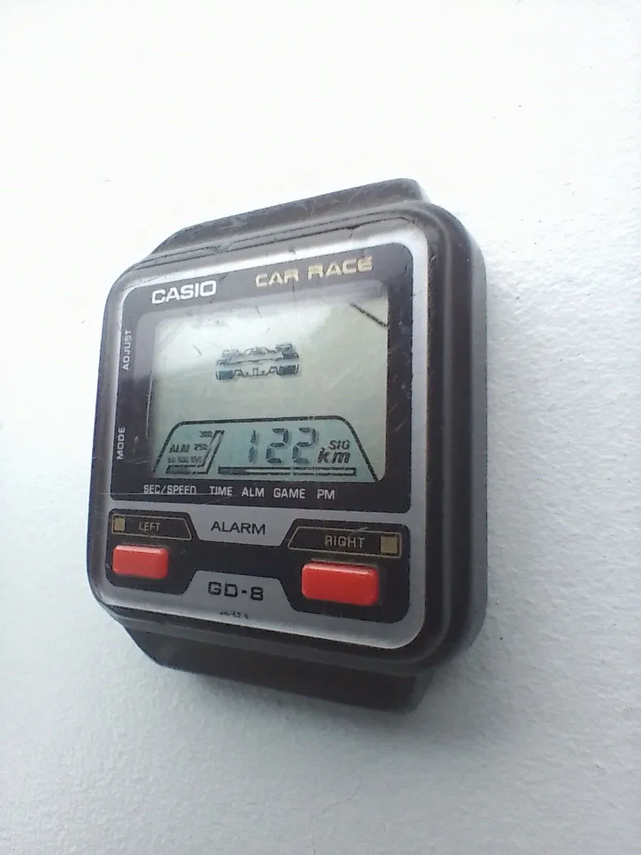 Super rare 1984 Casio GD-8 233 car race game watch - Image 1