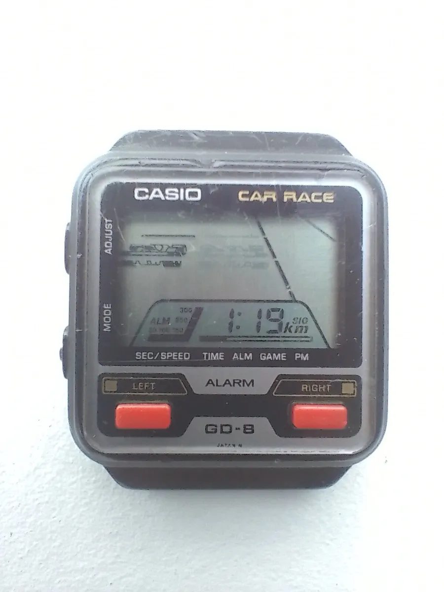 Super rare 1984 Casio GD-8 233 car race game watch - Image 2