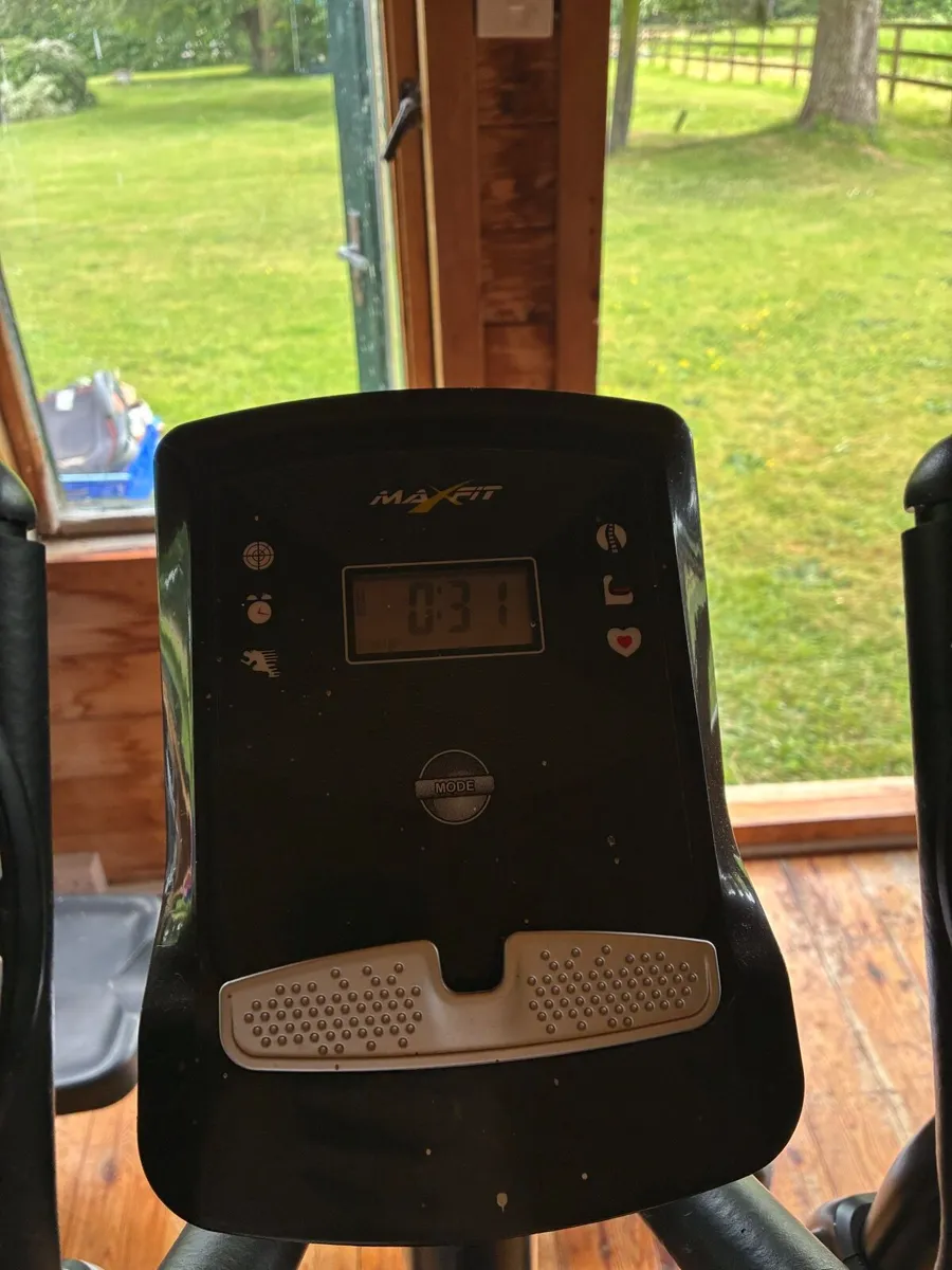 Cross trainer/Elliptical machine - Image 2
