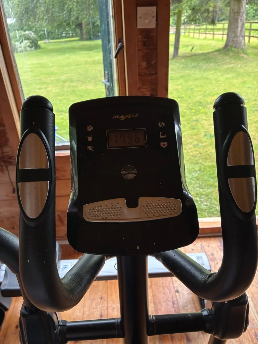 Cross trainer/Elliptical machine - Image 3