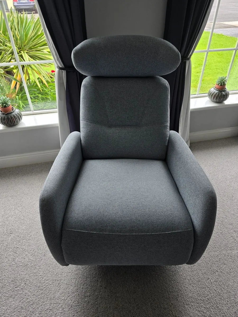 Recliner Swivel Chair Electric Battery Poweredd - Image 2
