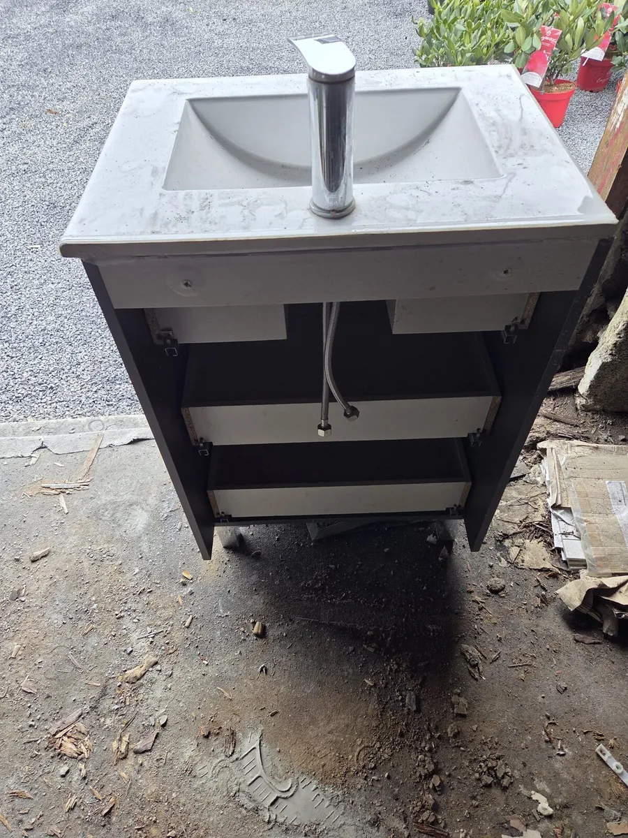 Sink - Image 3