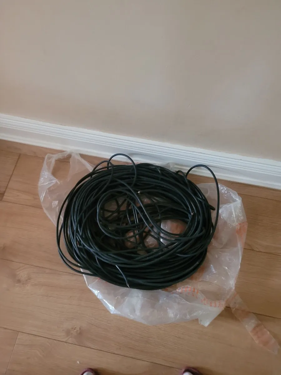 Antenna cable