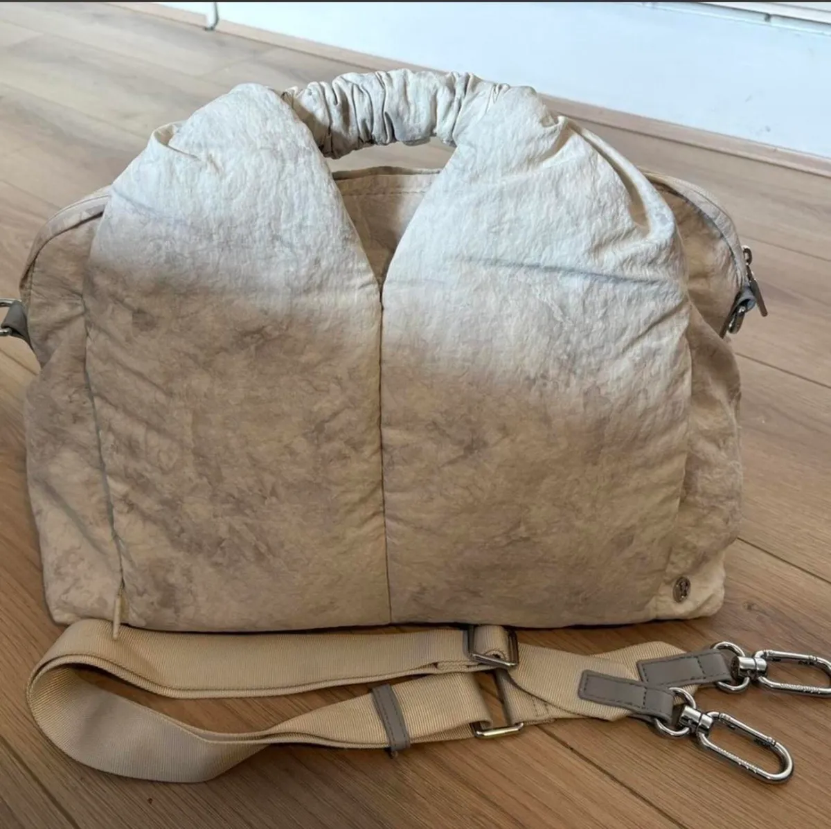 LuLulemon Duffle bag - Image 1