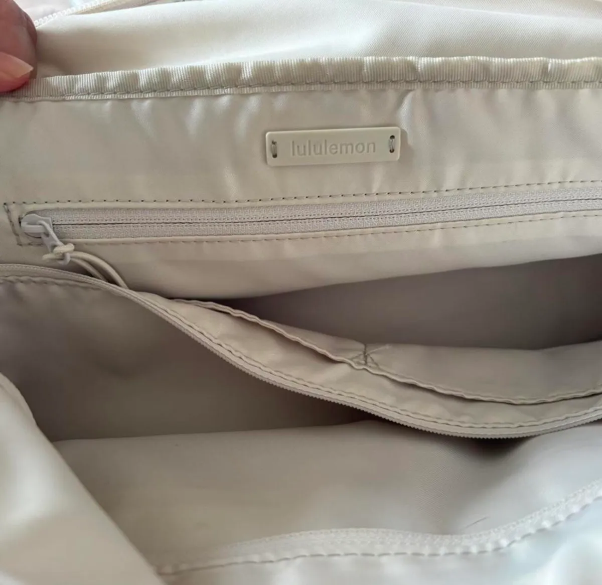 LuLulemon Duffle bag - Image 3