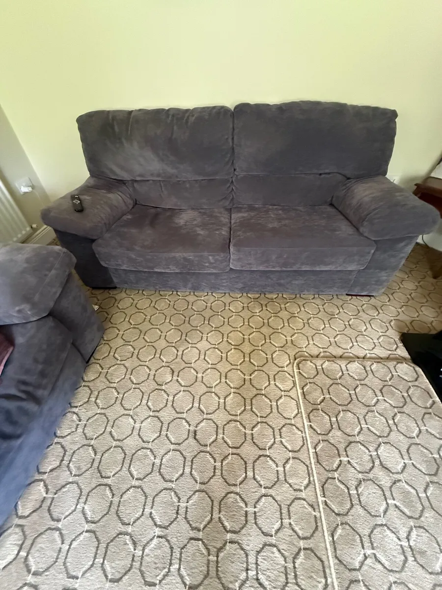 3 piece suites - Image 1