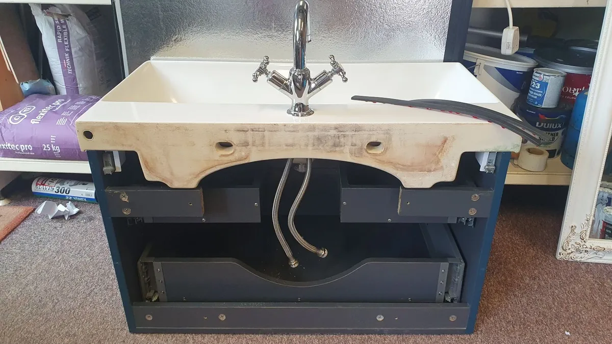 Bathroom vanity unit - Image 2