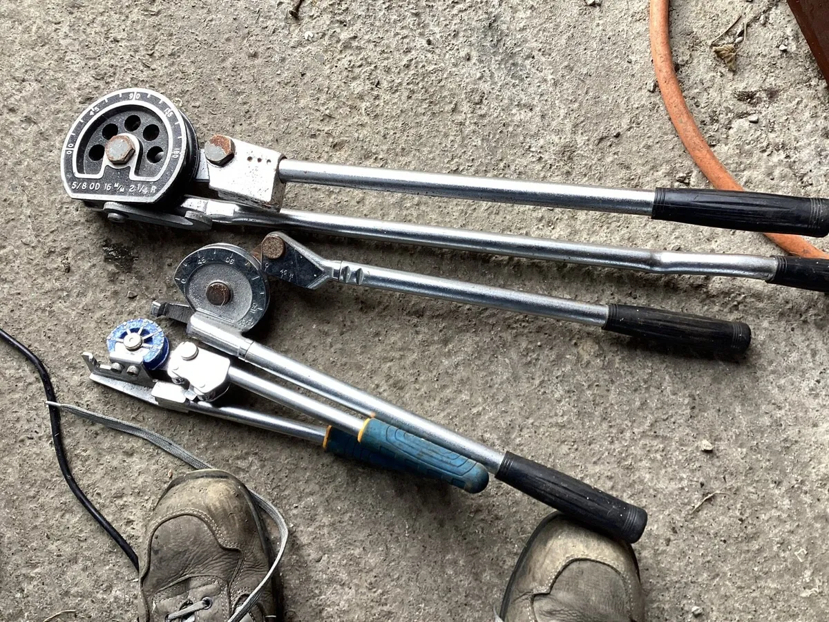 Selection of tools - Image 3