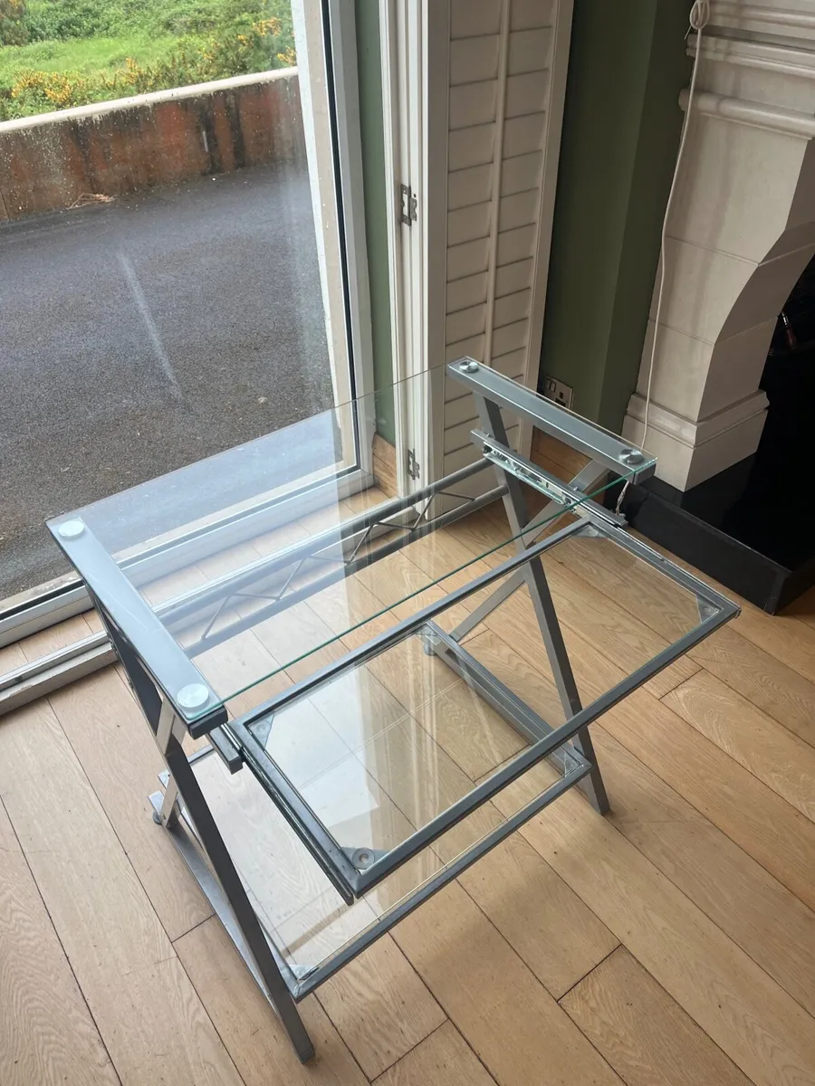 Glass Homework desk - Image 1