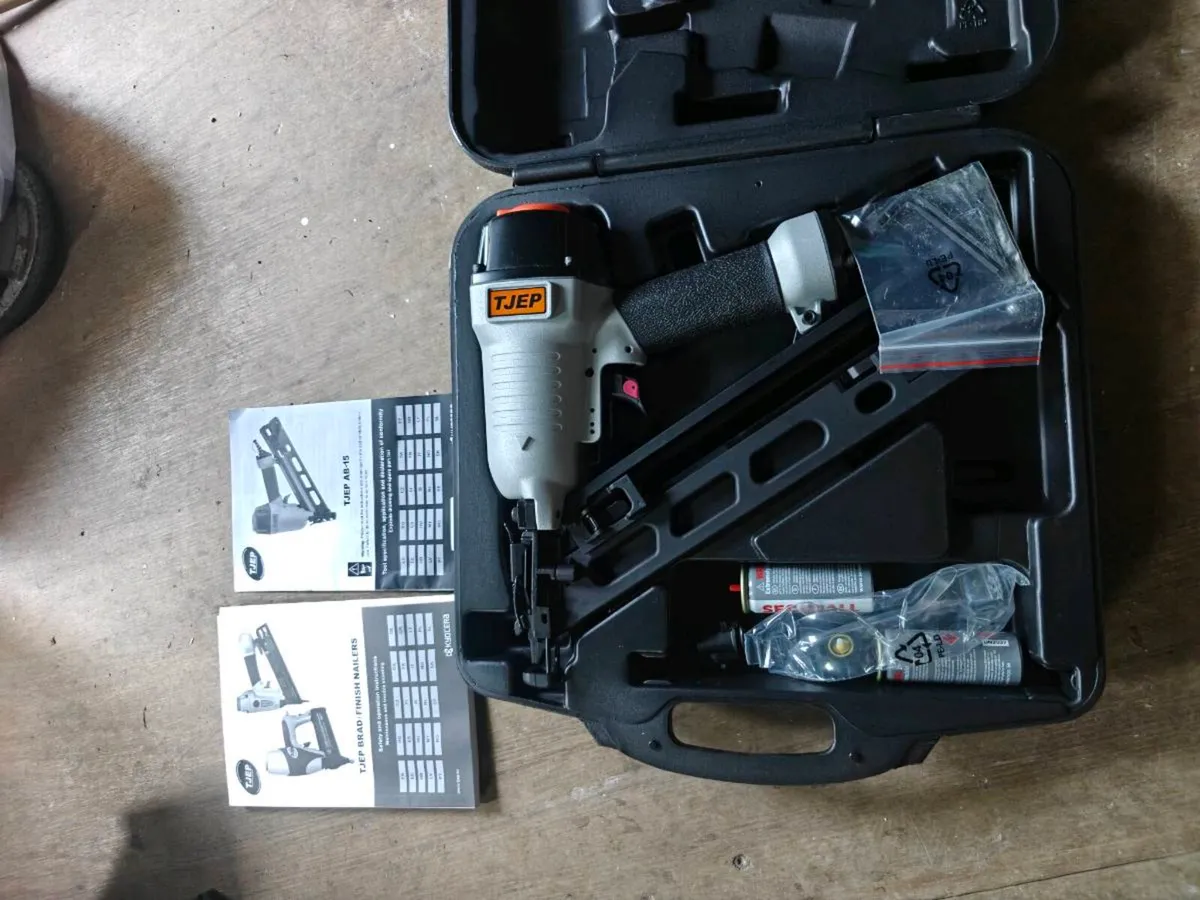 TJEP 15ga Pneumatic Nailer - Image 1