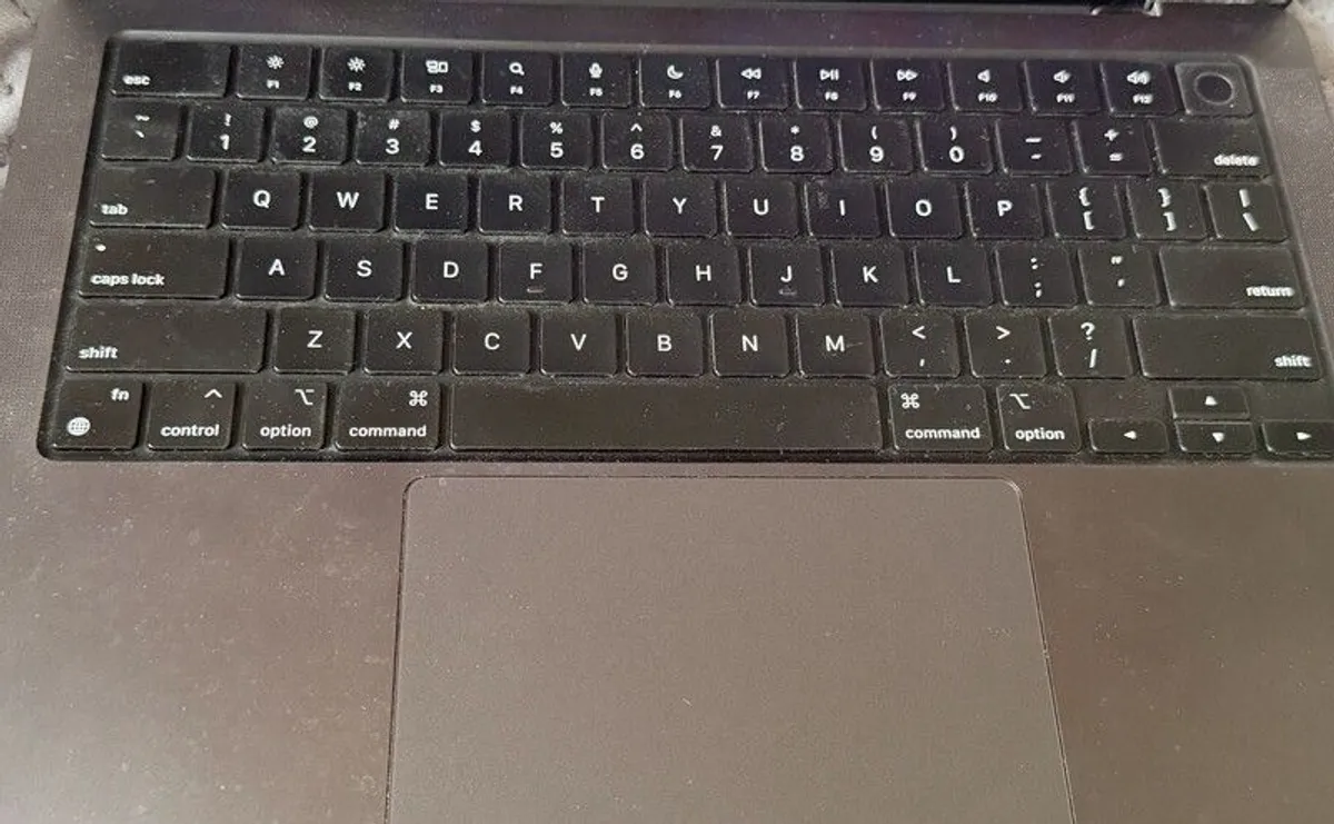 MacBook M3 Pro - Image 4