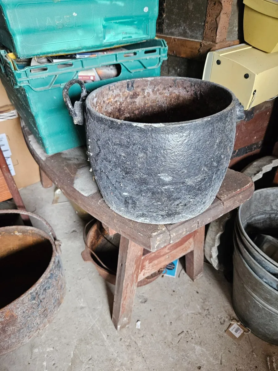 Vintage Cast Iron Pot Skillet Pot - Image 1