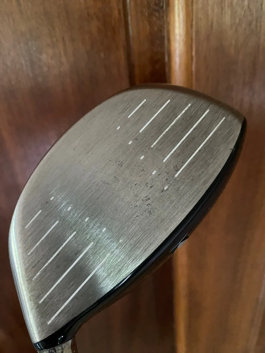 Titleist 907 D2 9.5 degree Driver Stiff Flex - Image 2
