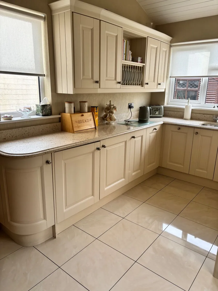 Kitchen and Integrated Appliances - Image 2