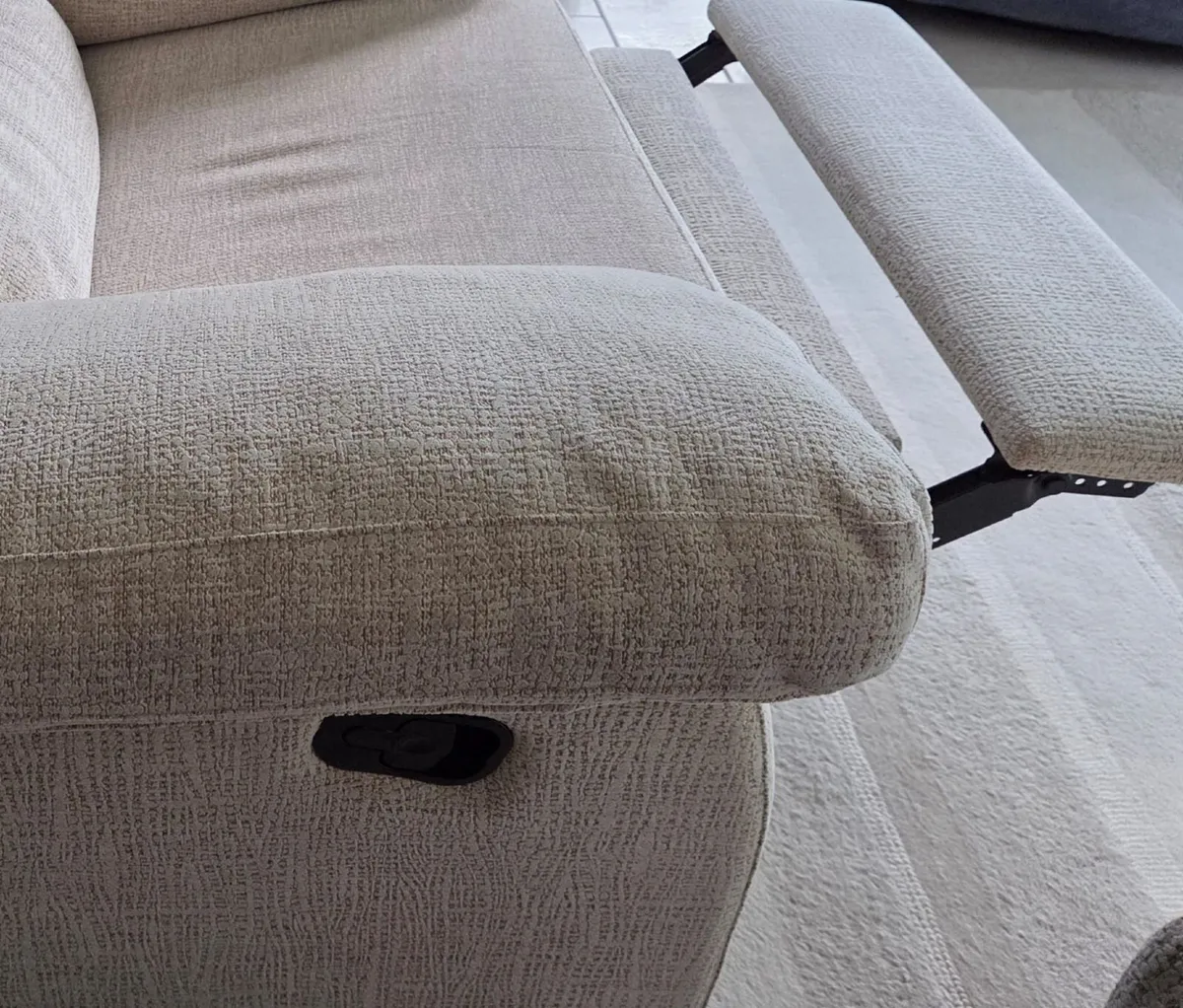 FAMA Sofa & matching Recliner - Image 2