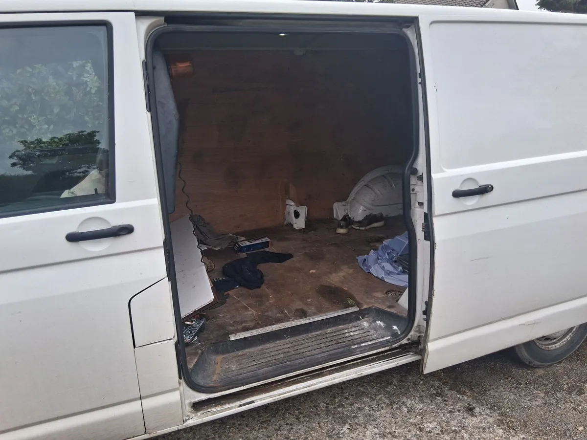 Volkswagen Transporter 2011 - Image 3