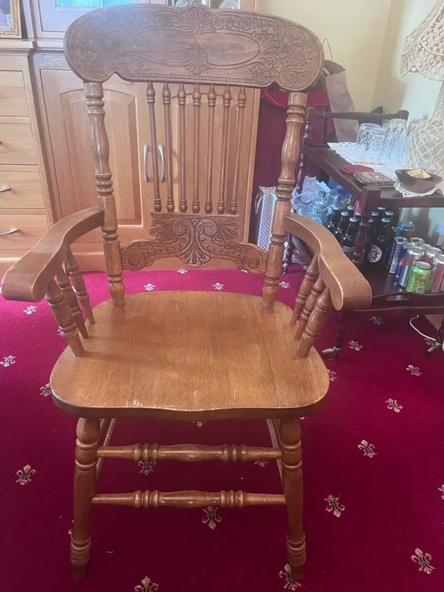 Oak dining chair set with carving embellishment - Image 2