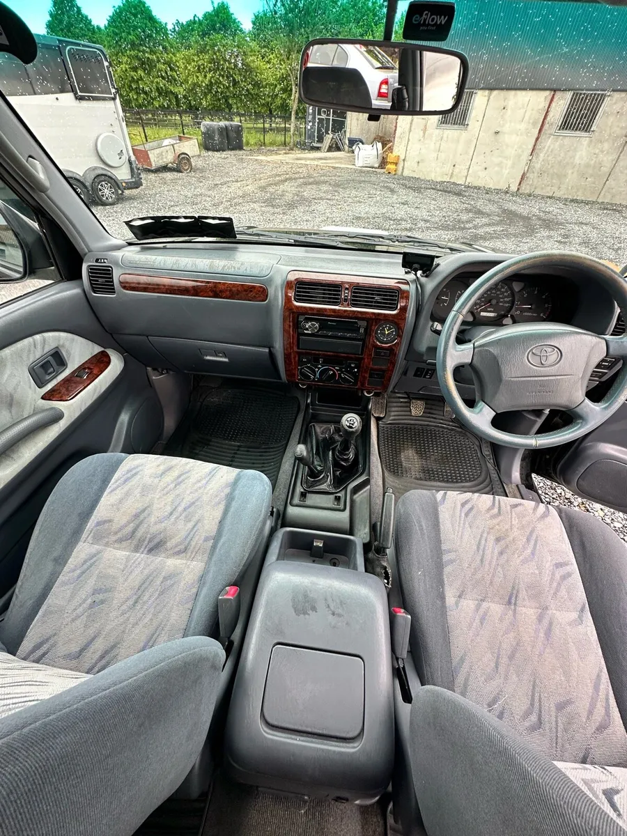 Toyota Landcruiser - 5 seater crewcab - Image 4