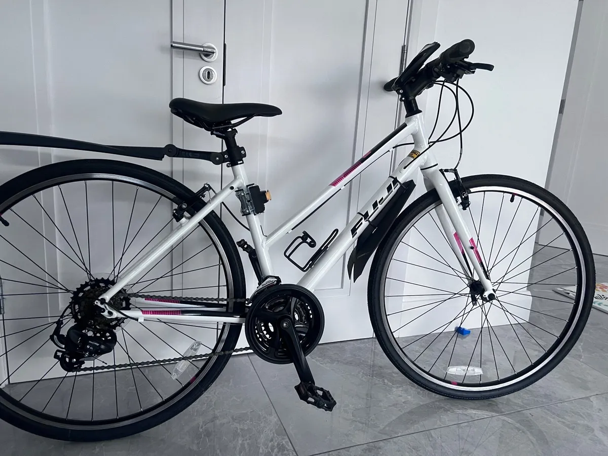 FUJI Hybrid road bike - Image 4