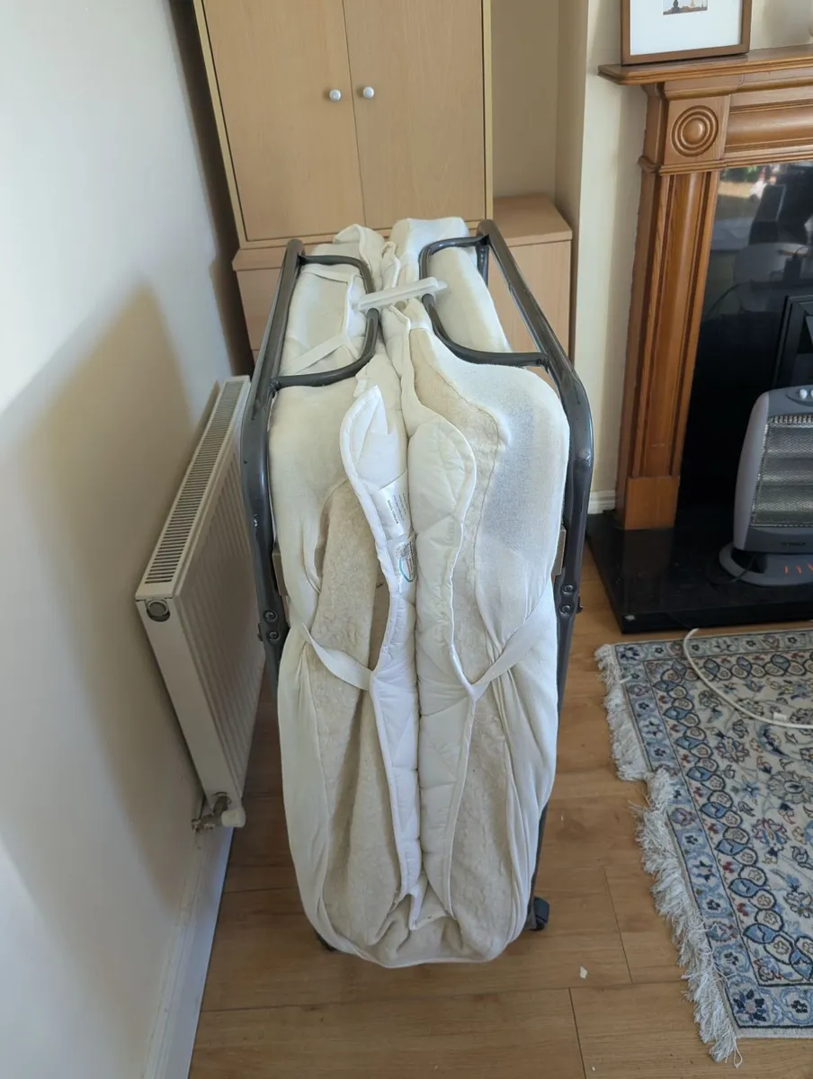 Fold up bed - Image 2