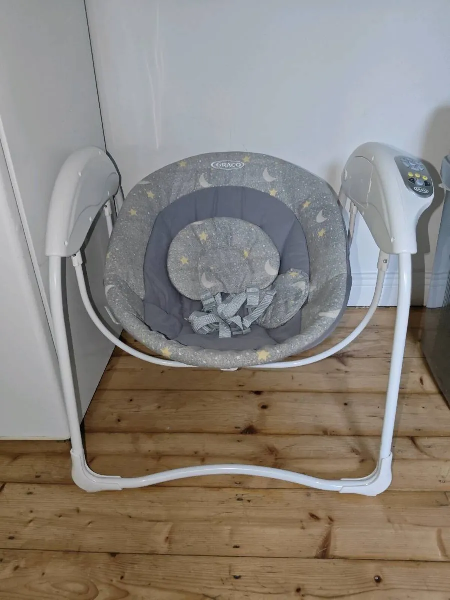 Baby swing - Image 1