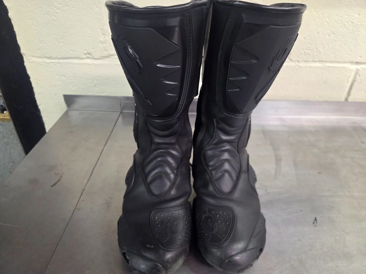 Motorcycle boots - Image 1