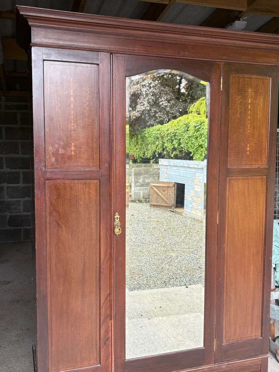 Antique wardrobe - Image 1