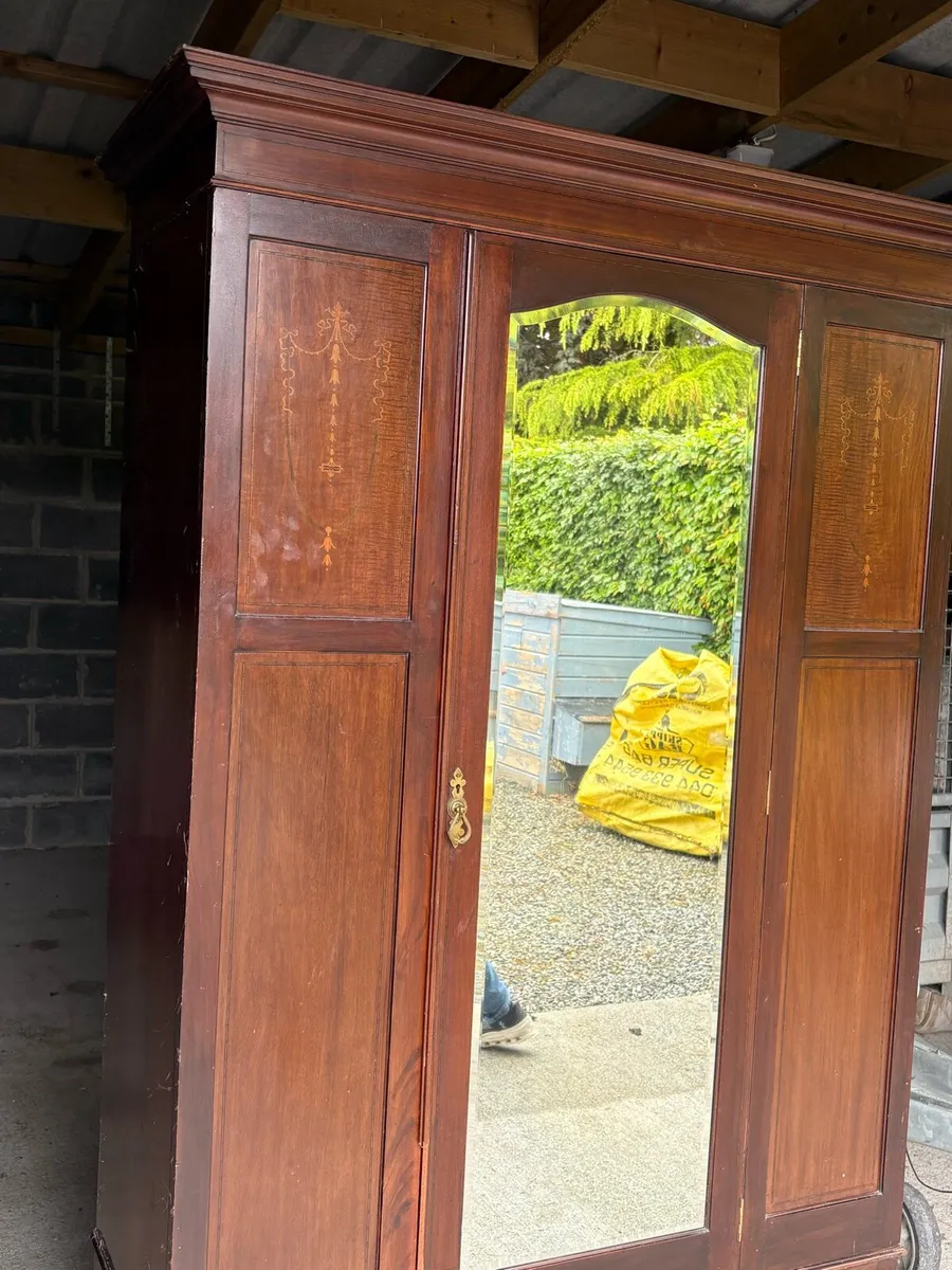 Antique wardrobe - Image 3