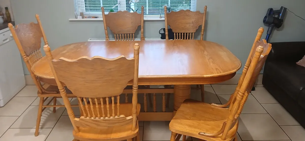 Table and  4 chairs - Image 3
