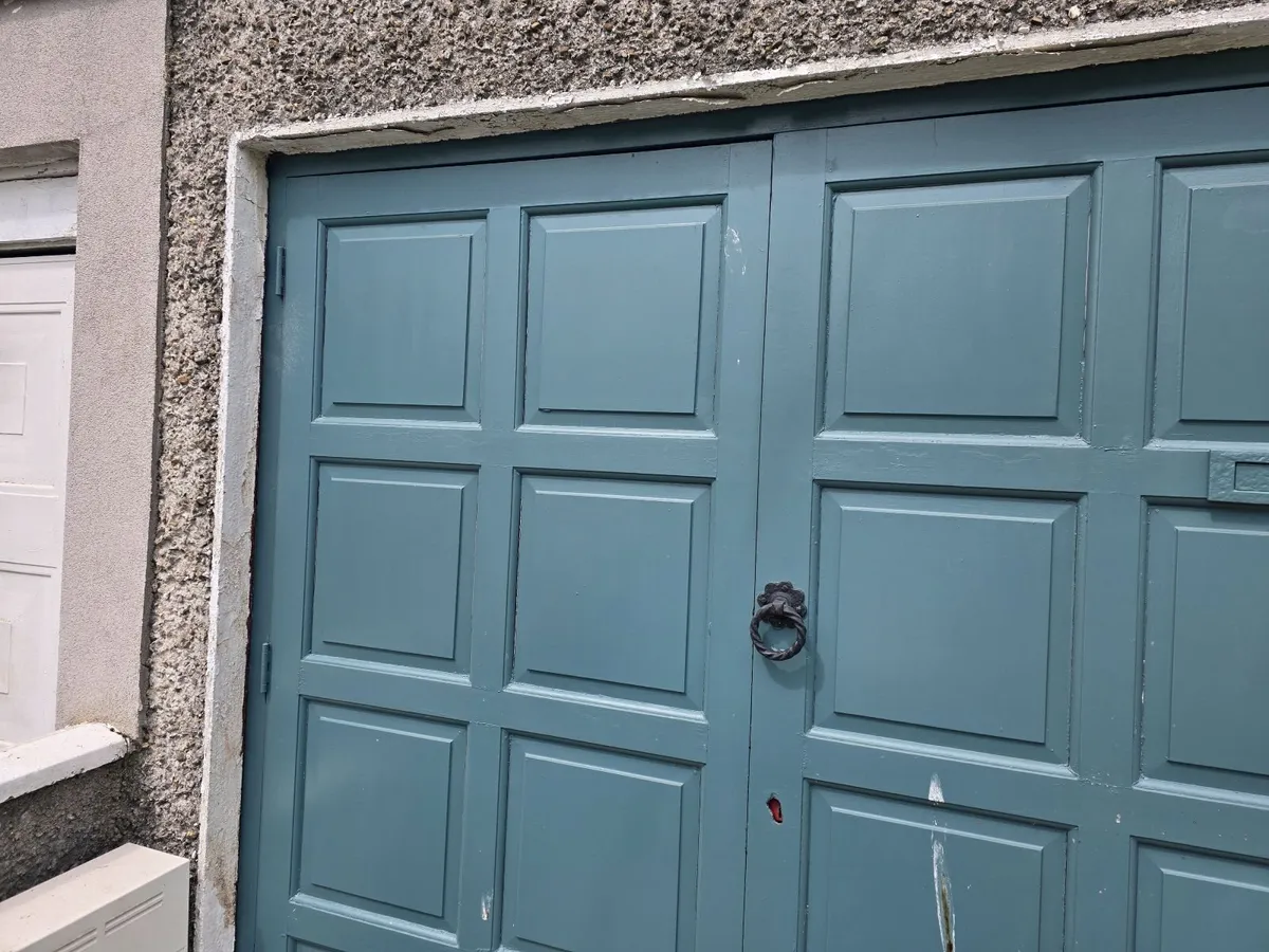 Solid teak wood garage doors with frame - Image 4