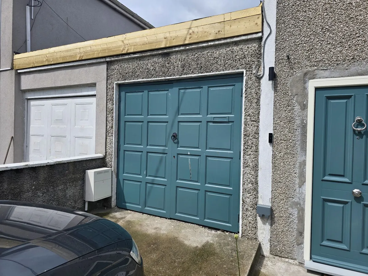 Solid teak wood garage doors with frame - Image 1