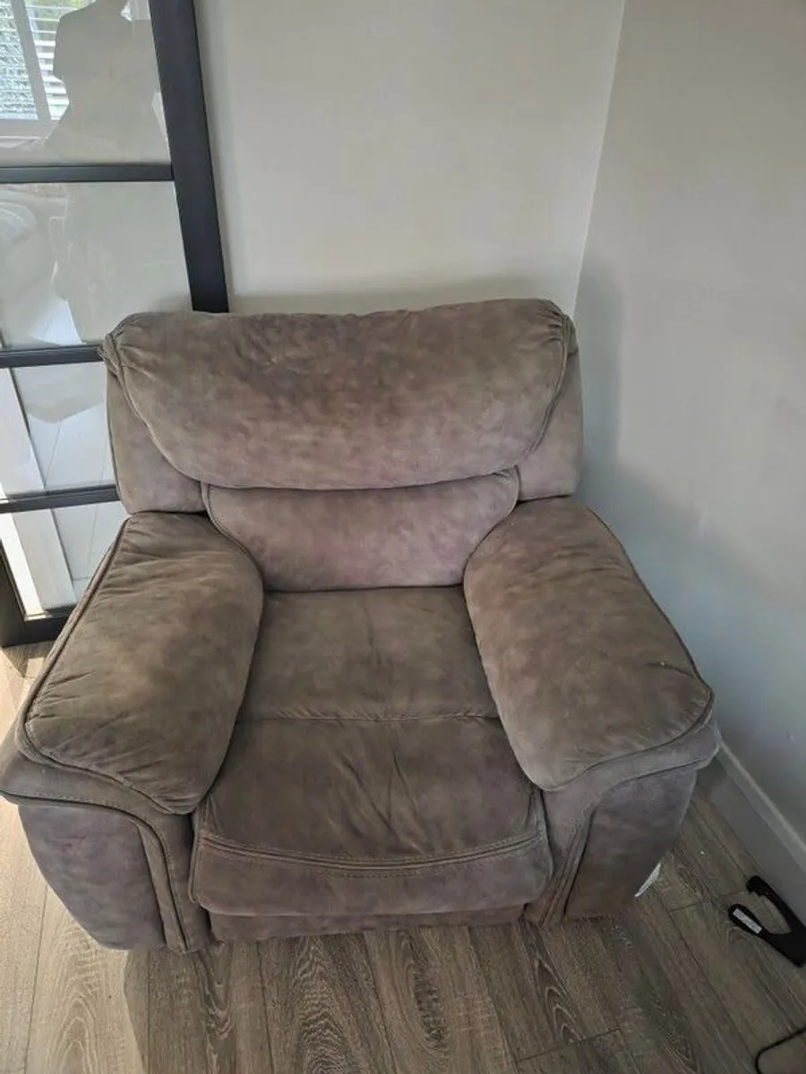 Recliner Arm chairs - Image 1