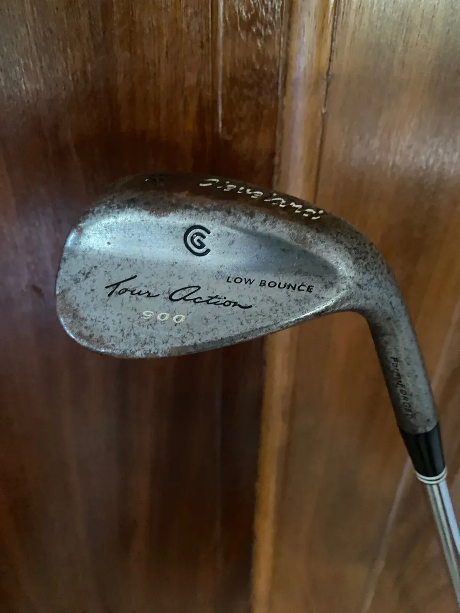 Cleveland 58 Degree Tour Action Wedge 04 Bounce - Image 1