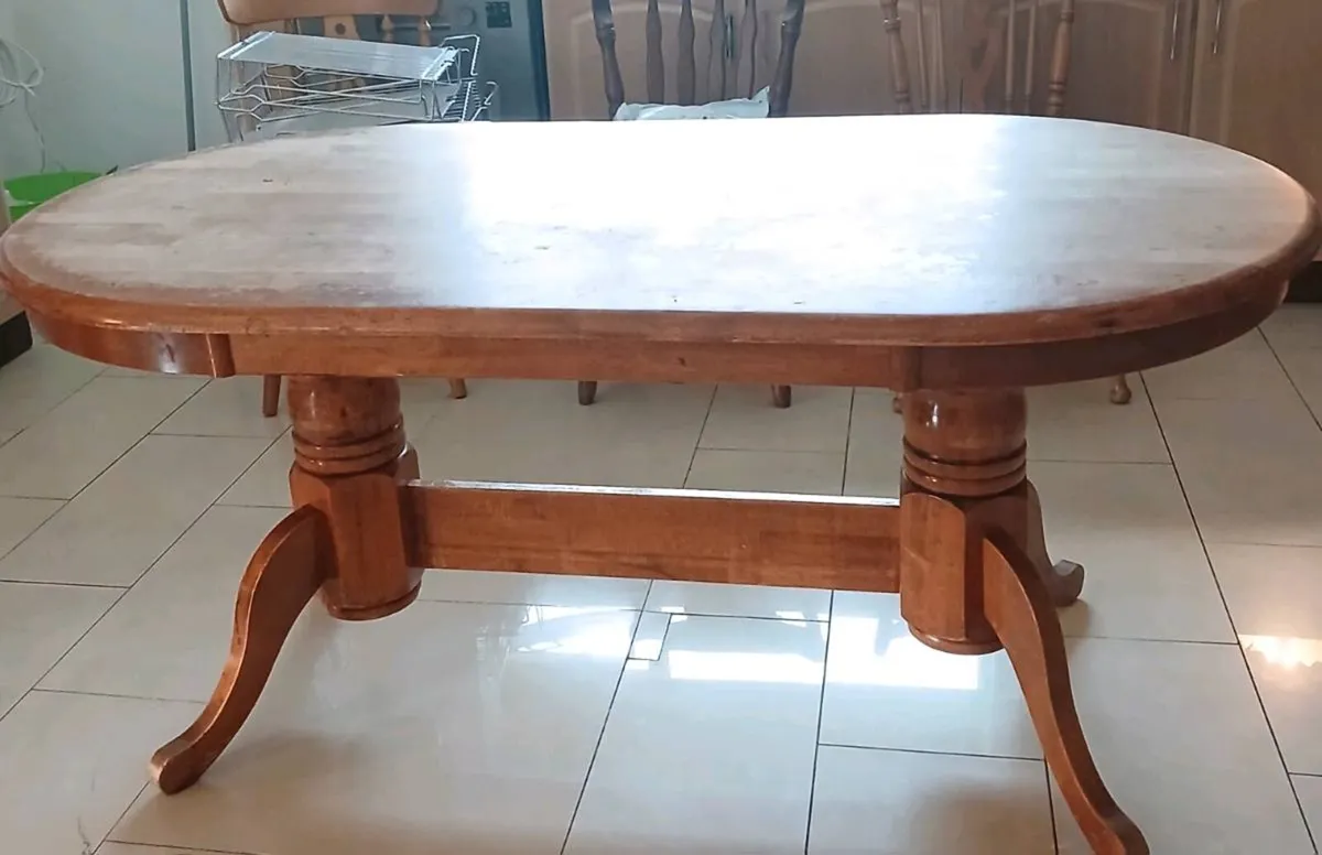 Kitchen table - Image 1