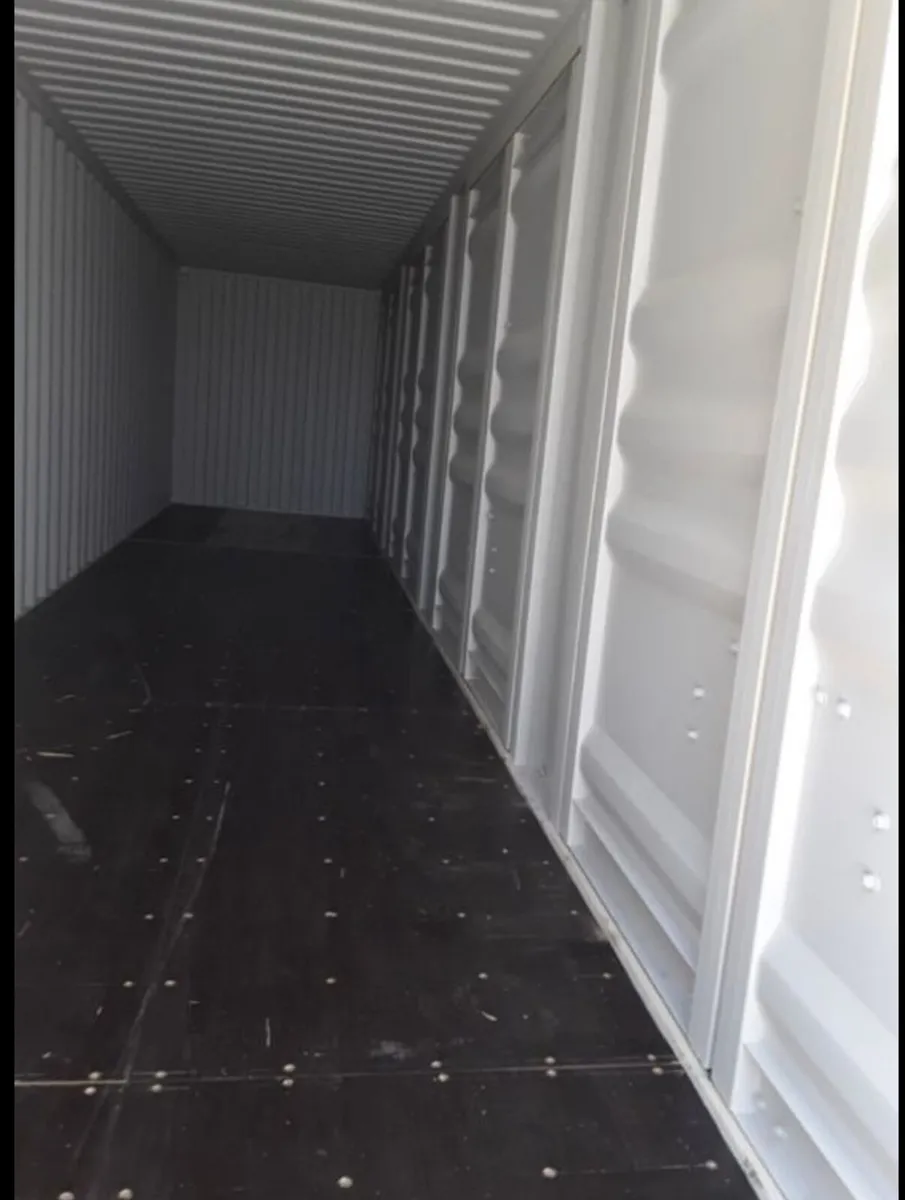 Brand new 40ft container with multiple doors - Image 3