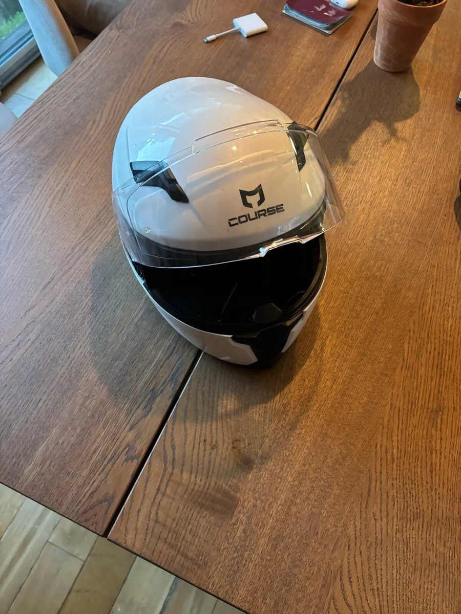 Motorbike helmet - Image 1