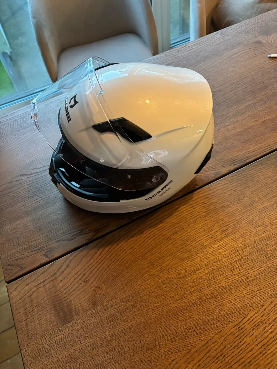Motorbike helmet - Image 2