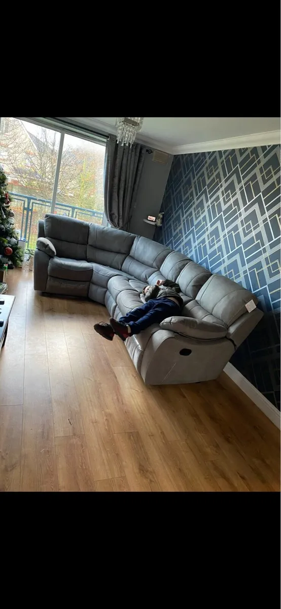 L sofa - Image 1