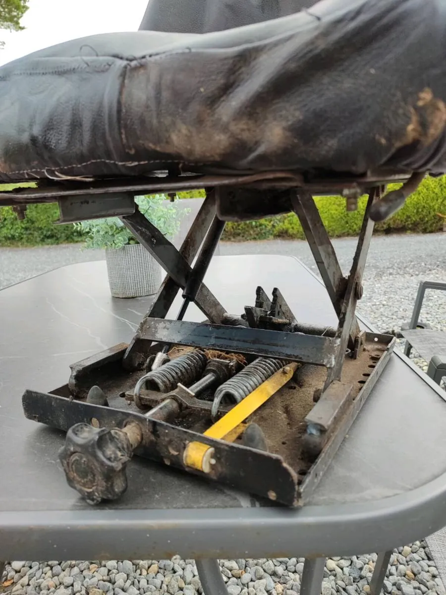 Tractor Seat - Image 4