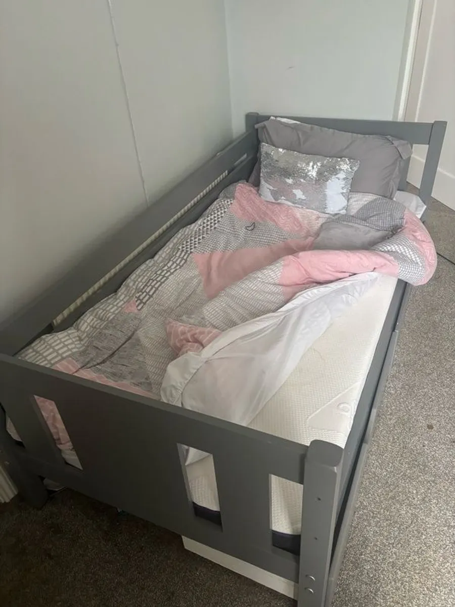 single bed with 2 drawers - Image 2