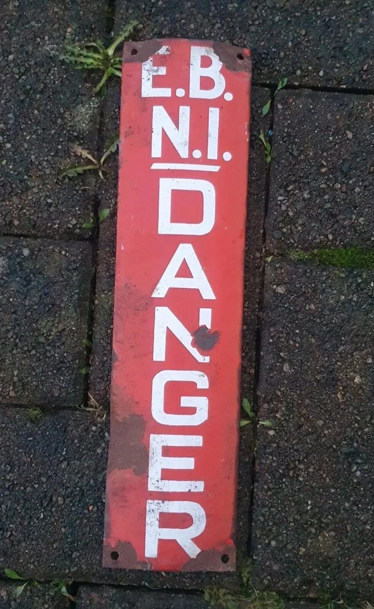 Enamelled sign DANGER - Image 1