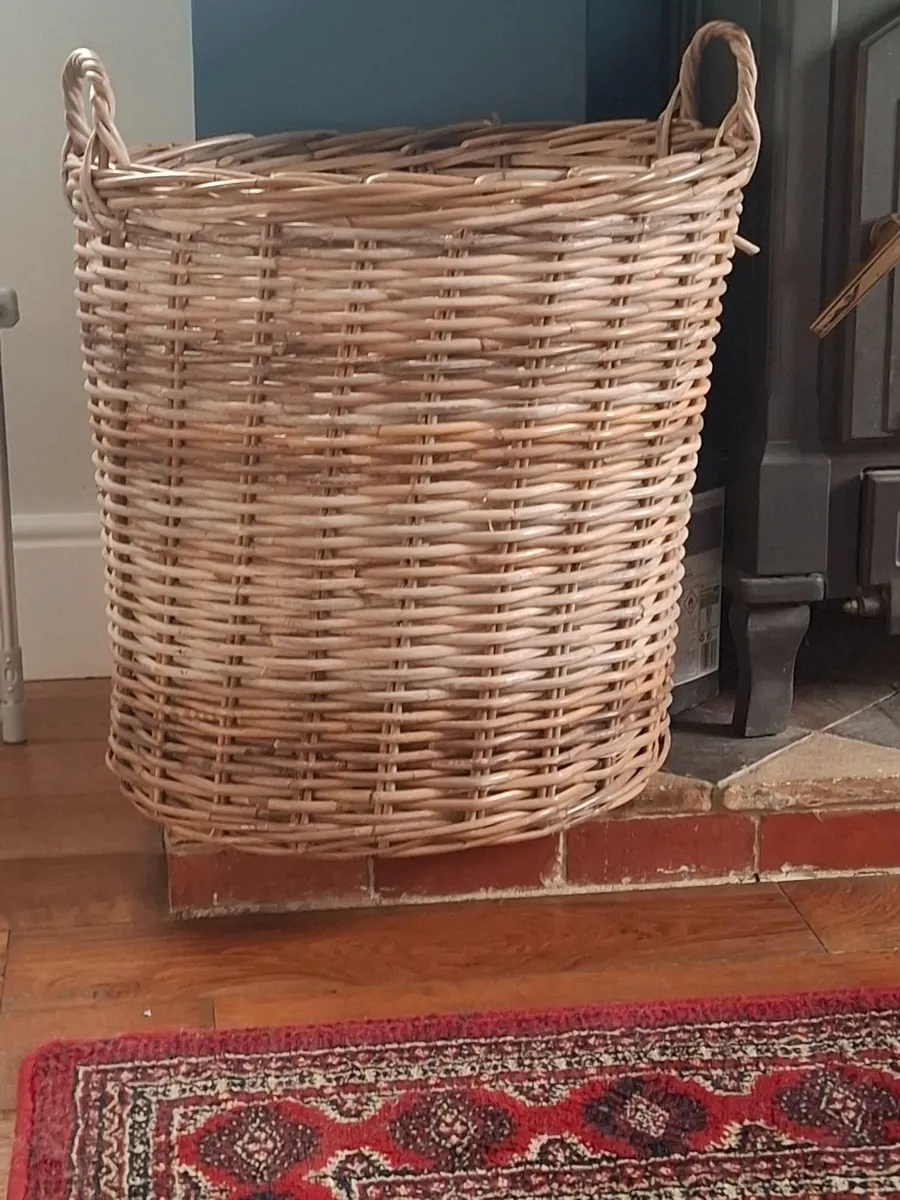 Turf/ wood basket