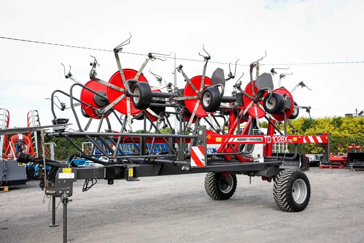 2021 Massey Ferguson Trailed Tedder - Image 2