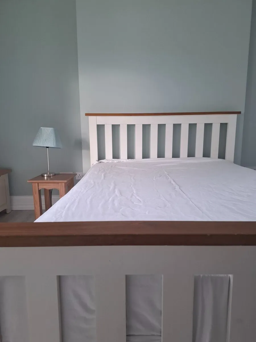 Bed and mattress - Image 1