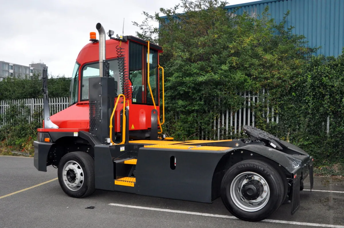 Kalmar Yard Shunter - SAFE SPEEDY trailer mover - Image 2