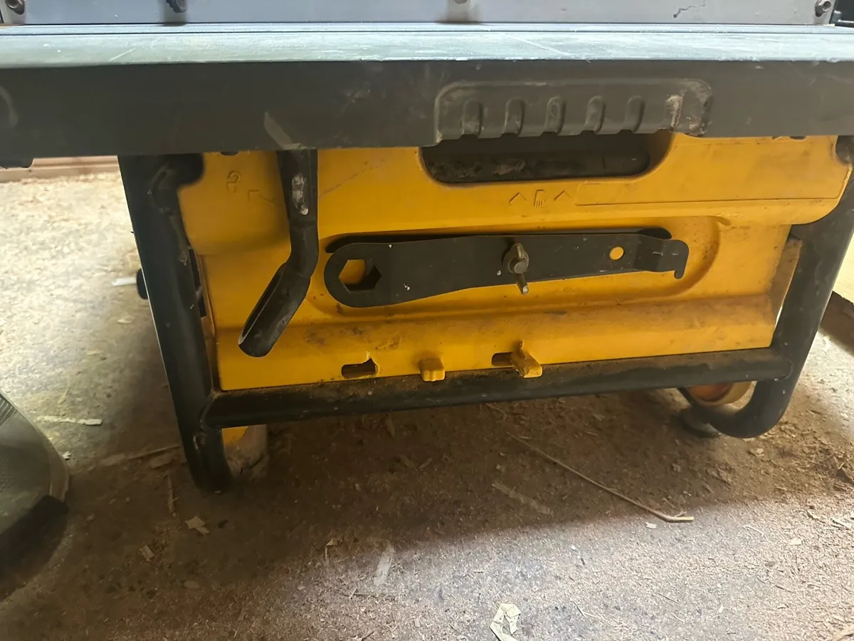 Dewalt table saw - Image 3
